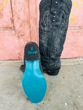 Load image into Gallery viewer, Lane- Cossette Distressed Black