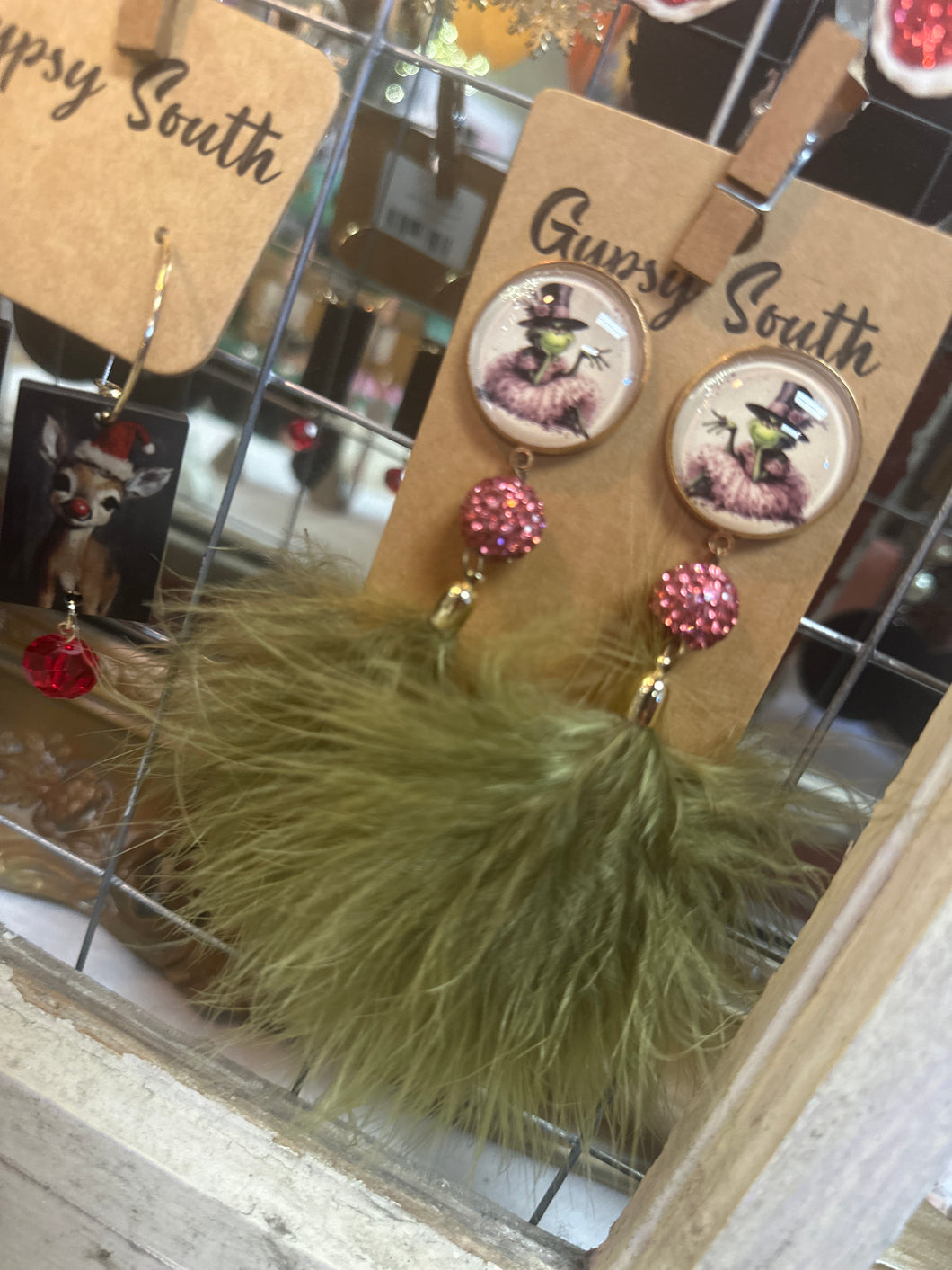 Grinch Feathered Earring (Mauve)