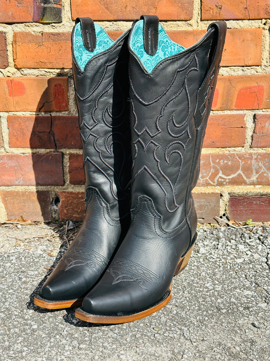 Corral- Black Embroidered Boot
