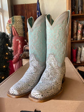 Load image into Gallery viewer, Ladies White/Turquoise Embroidered Square Toe
